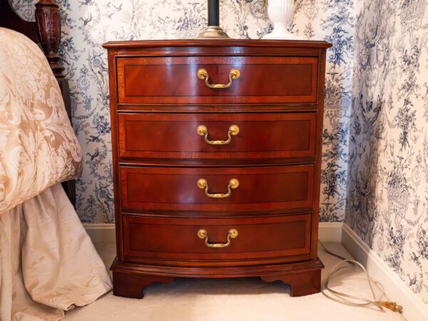 Ethan Allen Traditional 4-Drawer Chest / End Table