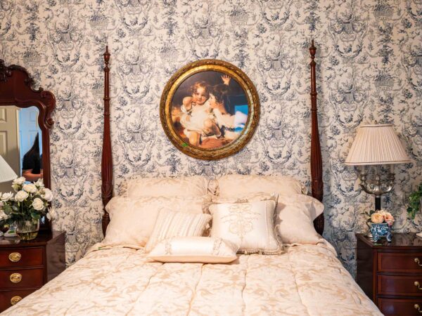 Ethan Allen Queen 4-Poster Bed – Traditional Carved Wood Frame (No Mattress) - Image 3