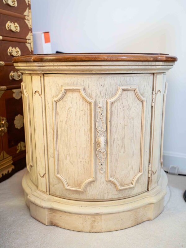 Ethan Allen Round End Table – Cream Base with Wood Top