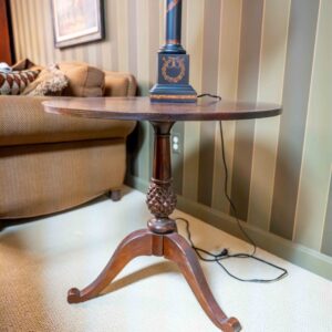 Ethan Allen Round Top End Table – Carved Pedestal Base