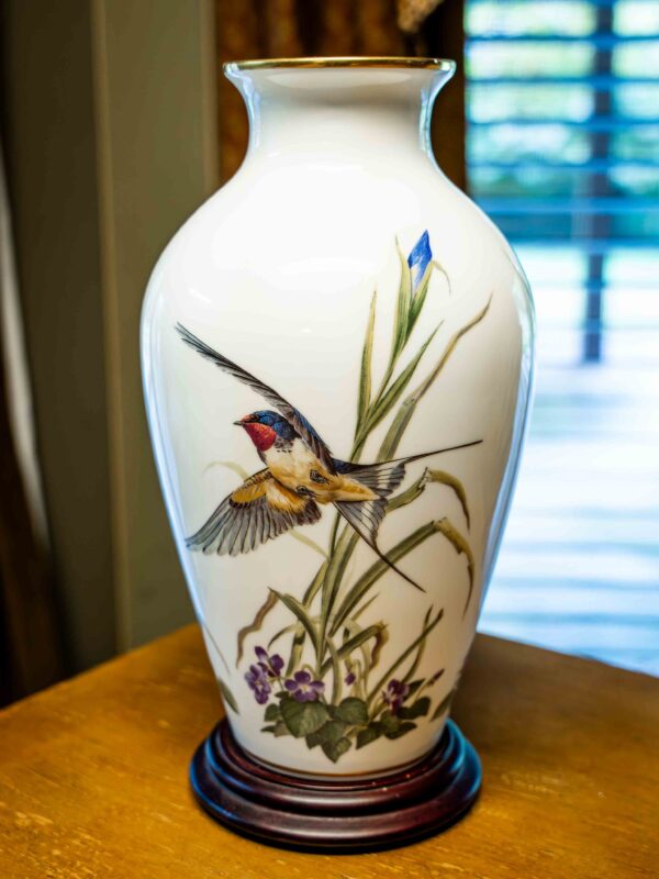 Franklin Porcelain “The Meadowland Bird Vase” – 11.5” Height - Image 2