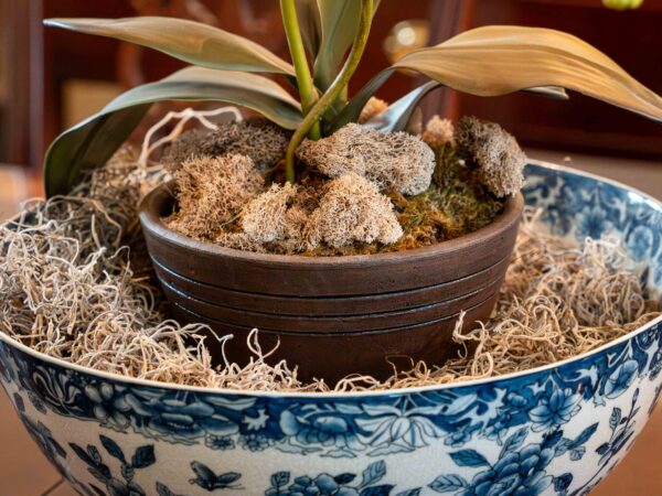 Ethan Allen Blue & White Oriental Floral Bowl With Arrangement - Image 4