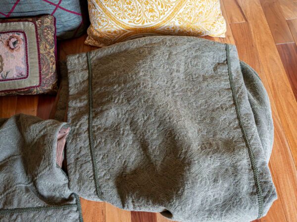 Ethan Allen Pillow & Bedding Lot - Image 5