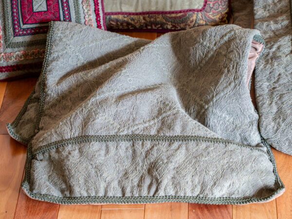 Ethan Allen Pillow & Bedding Lot - Image 4
