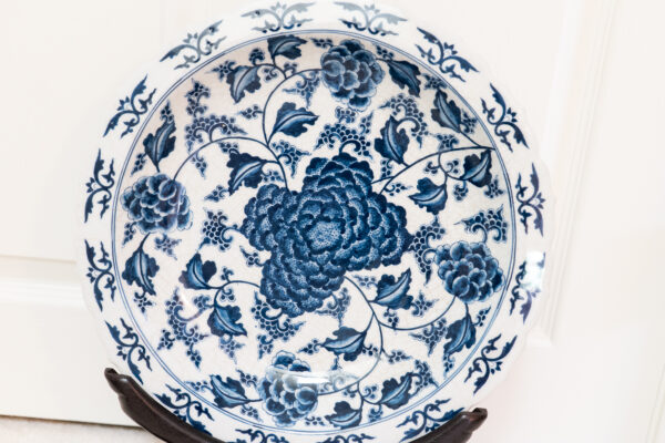 ETHAN ALLEN ORIENTAL PLATE WITH STAND - Image 3