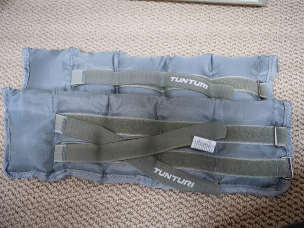 TUNTURI ANKLE WEIGHTS – SET OF 2
