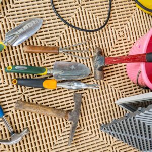 OUTDOOR TOOL LOT