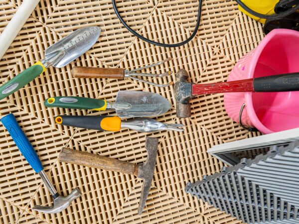 OUTDOOR TOOL LOT