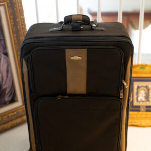Ricardo Large Suitcase – 31” Height / 20” Width / 11” Depth