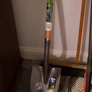 Metal Ground Shovel – Long Handle