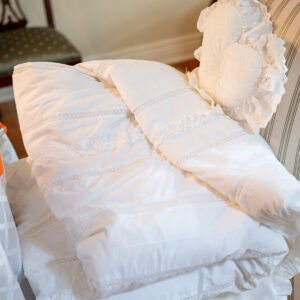 Ethan Allen White Bedspread – Queen Size