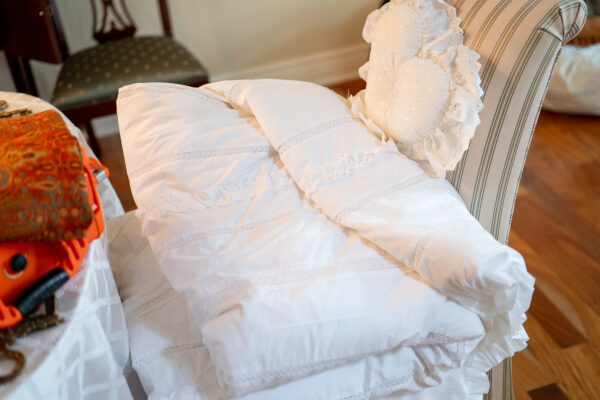 Ethan Allen White Bedspread – Queen Size