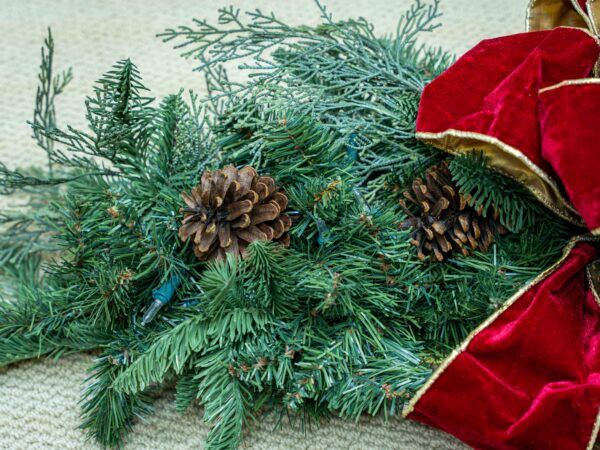 Christmas Mantle Decoration with Lights – 30” Length - Image 3
