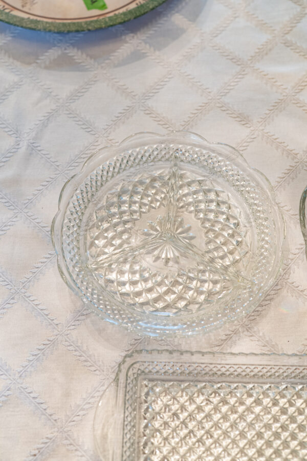 et of 3 Pressed Glass Serving Dishes & Butter Dish – Vintage Diamond Pattern - Image 4