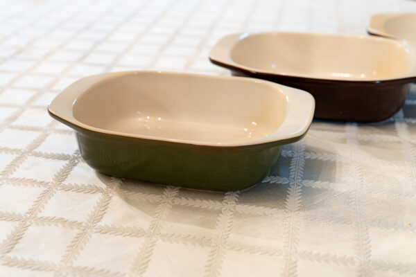 Chantal Cookware – Set of 3 Stoneware Baking Dishes (Assorted Colors) - Image 4
