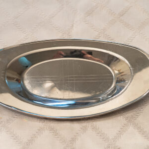 Unbranded Silver-Tone Oval Serving Dish – 14” x 7.5”