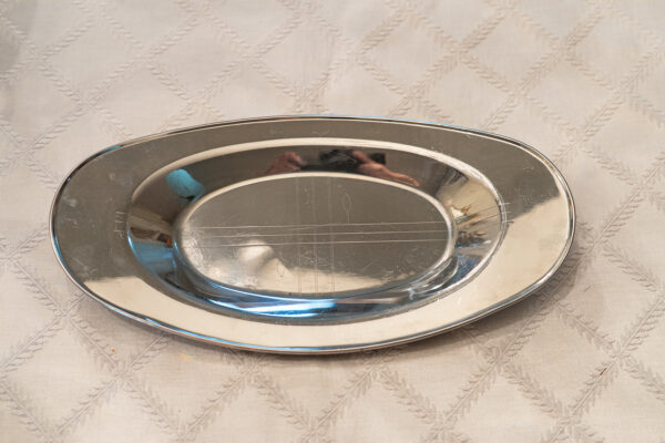 Unbranded Silver-Tone Oval Serving Dish – 14” x 7.5”