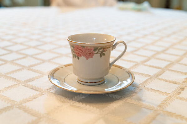 Lynns Fine China Teacup & Saucer – Pink Rose Pattern with Gold Trim