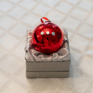 Red Photo Display Christmas Ornament – Keepsake Hanging Bulb