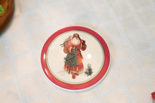 Hallmark Christmas Glass Plate – Santa Design (7.25” Diameter)