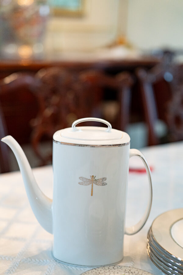 Kate Spade New York Dinnerware Set – 6 Place Settings (Dragonfly Pattern) - Image 3