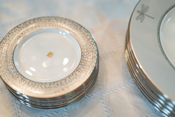Kate Spade New York Dinnerware Set – 6 Place Settings (Dragonfly Pattern) - Image 7