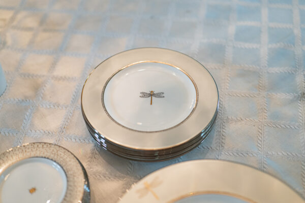 Kate Spade New York Dinnerware Set – 6 Place Settings (Dragonfly Pattern) - Image 6