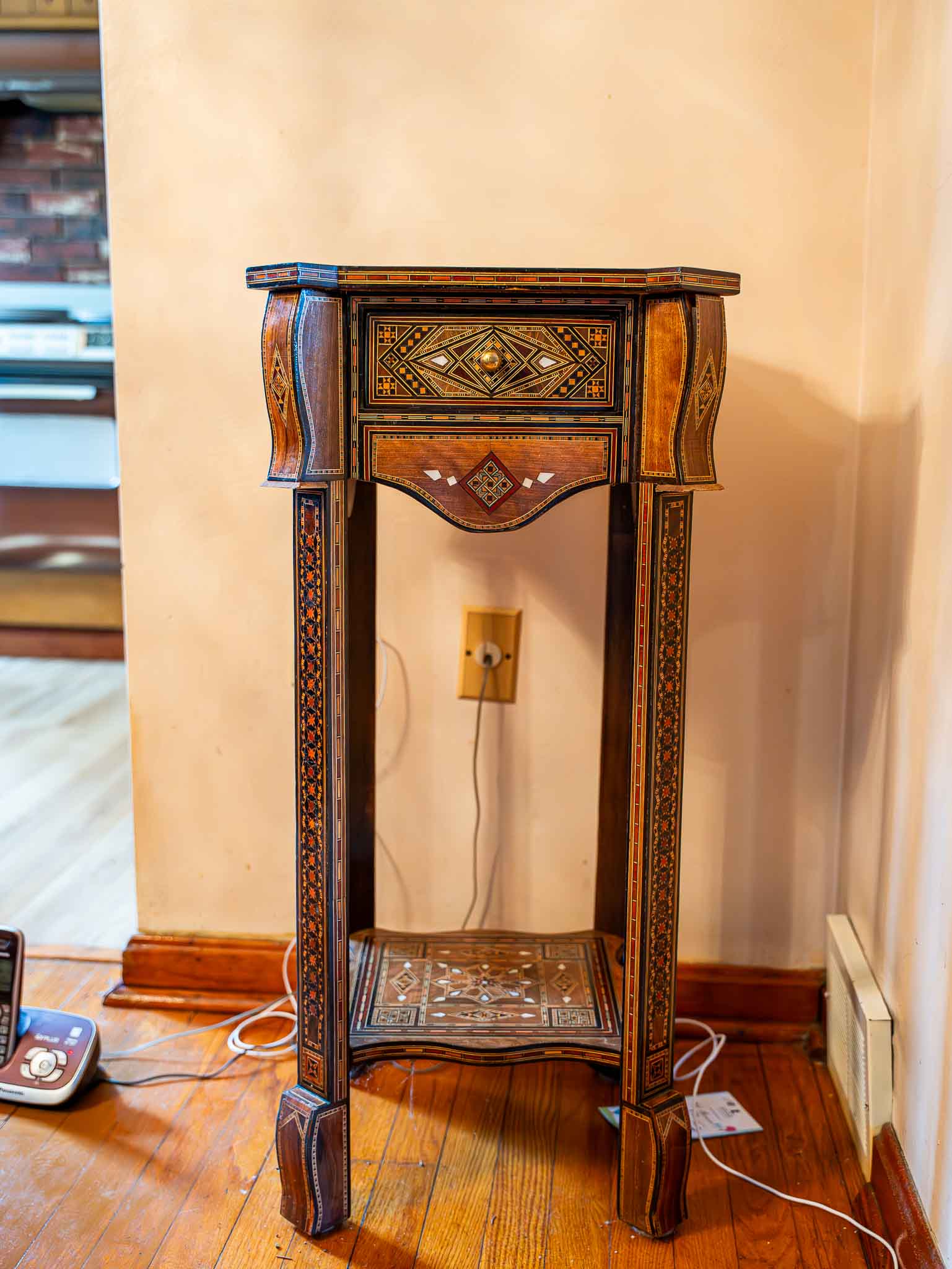 Vintage Oriental Inlaid Wood Side Table Corner Accent Table w/ Drawer - Image 2