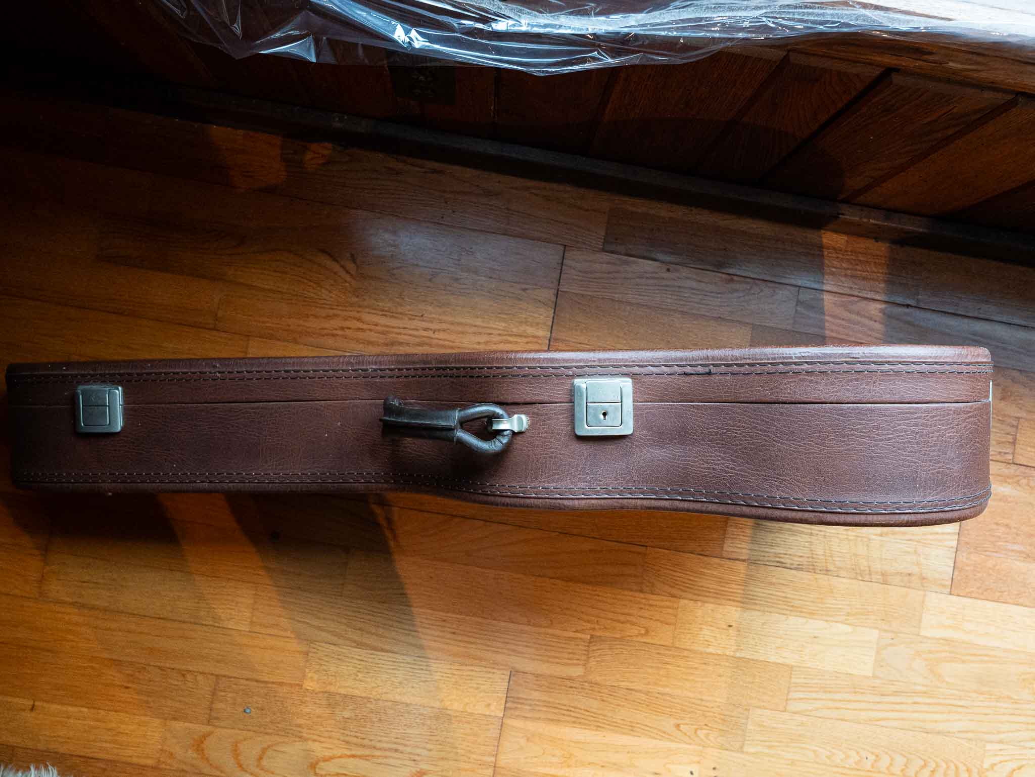 Vintage Leather Acoustic Guitar Case – Brown Hard Case – Plush Interior - Image 2