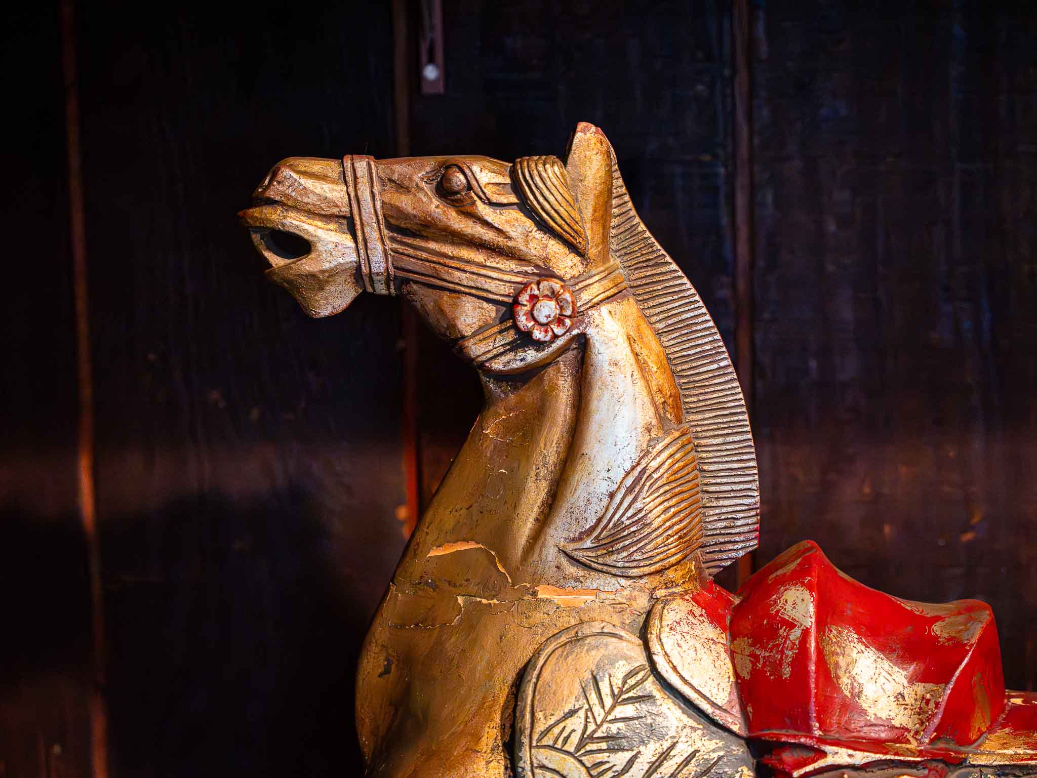 Large Chinese Decorative Horse Sculpture – Hand Painted / Carved Style - Image 2