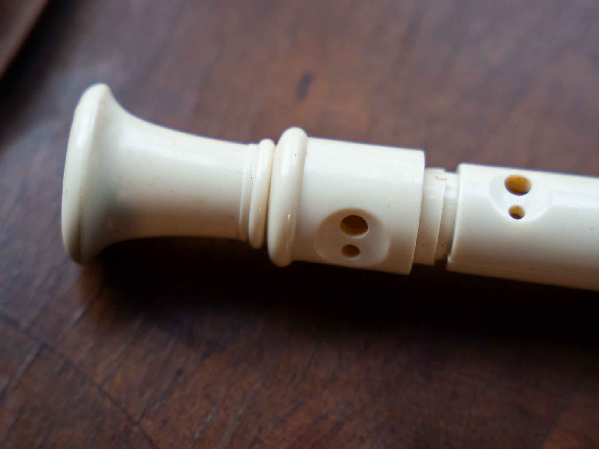 Yamaha 20-Series Soprano Recorder – 13” (White) - Image 3