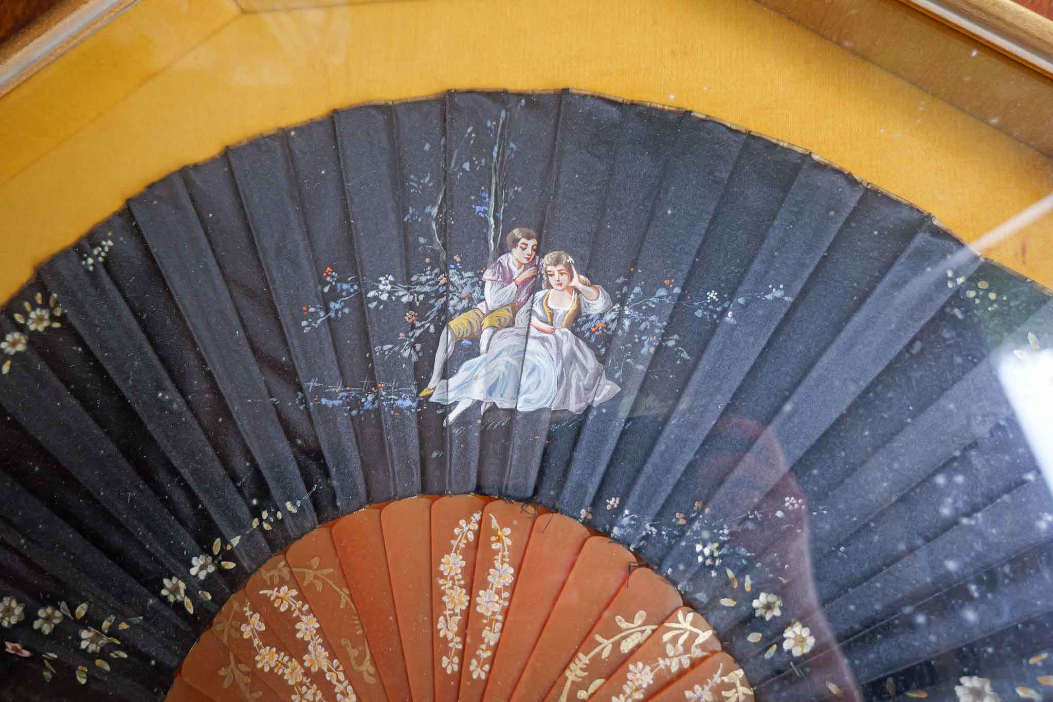 Vintage Japanese Hand Fan in Glass Display Case – Wall Decor (26.5” x 14.5”) - Image 2