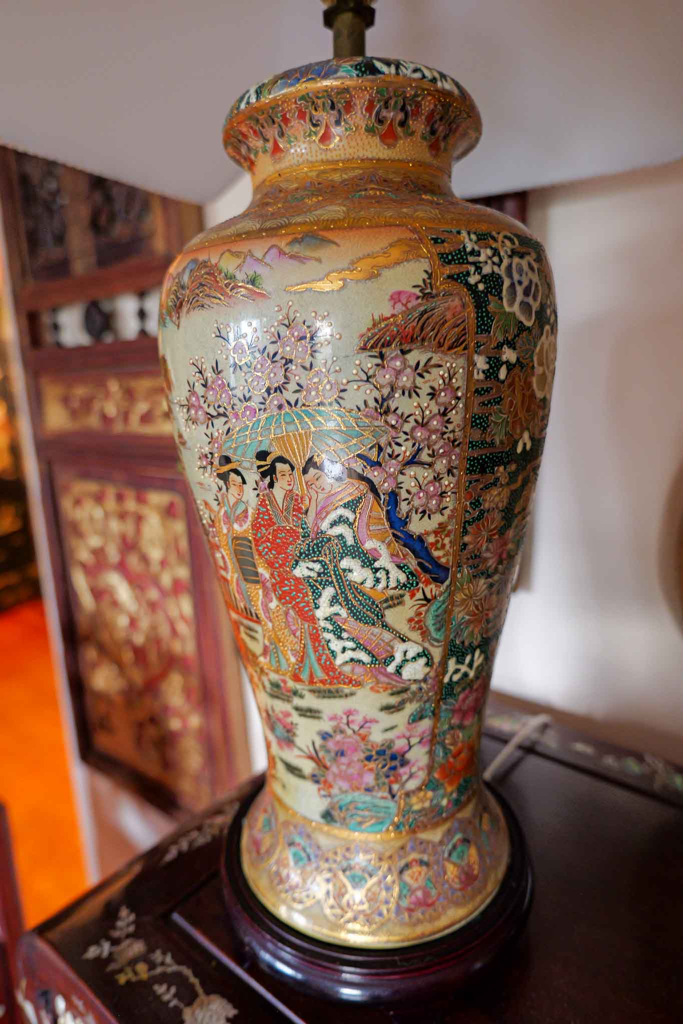 Vintage Japanese Satsuma Style Vase Table Lamp Hand-Painted Geisha Scene Porcelain - Image 4