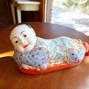 VINTAGE CHINESE PORCELAIN FIGURINE – FAMILLE ROSE STYLE RECLINING FIGURE