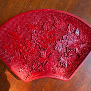 VINTAGE CHINESE-STYLE RED CINNABAR LACQUER TRINKET DISH