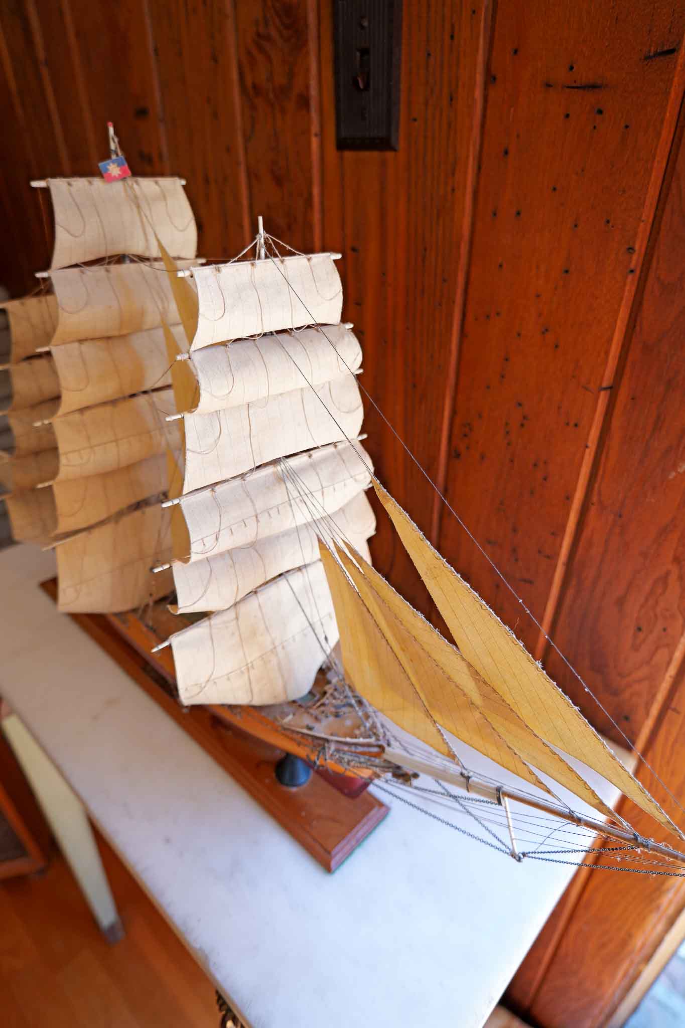 DECORATIVE MODEL SHIP – “THERMOPYLAE” CLIPPER - Image 4