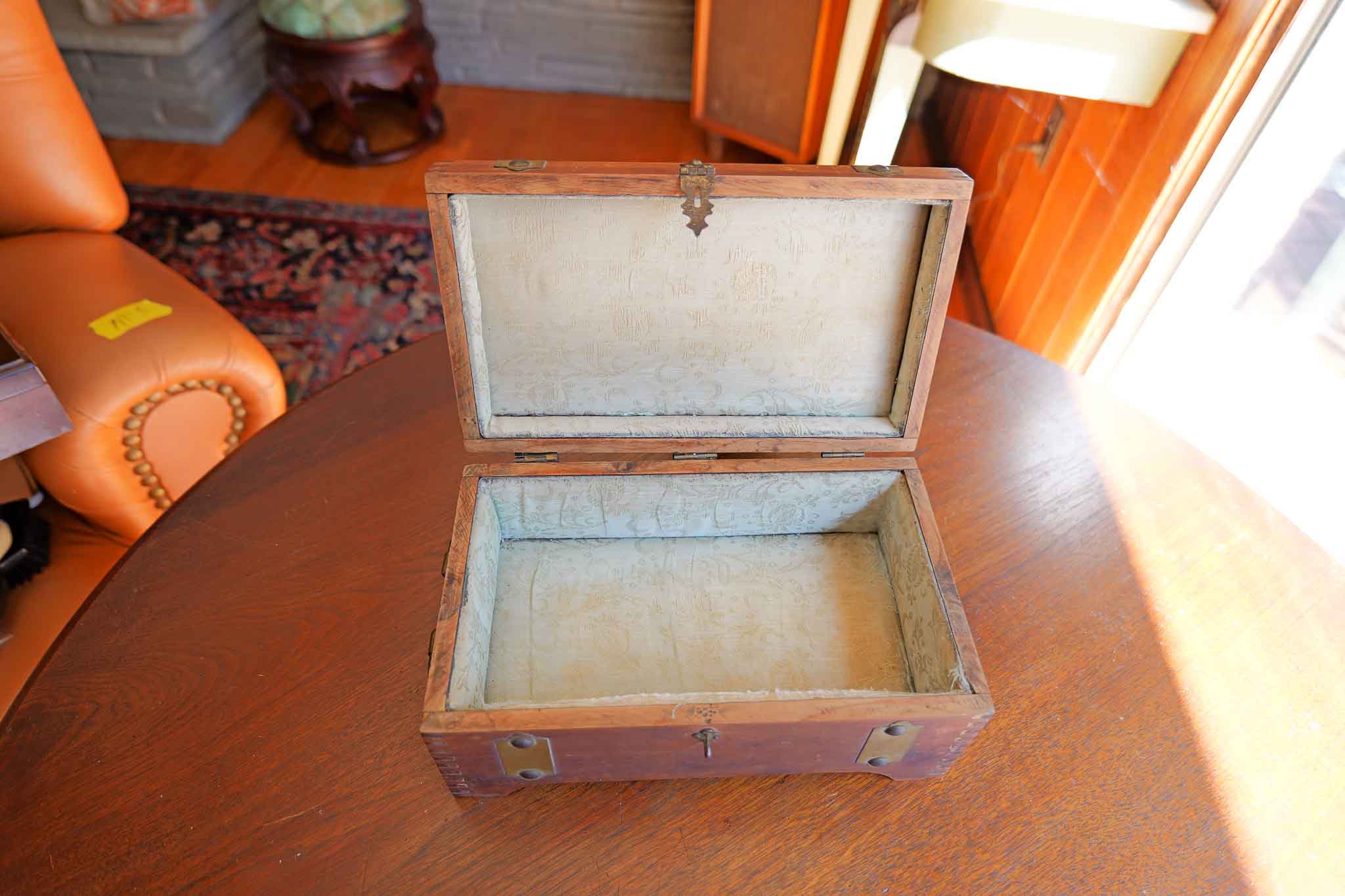 Vintage McGraw Cox Co. Wooden Treasure Chest Jewelry Box w/ Brass Hardware – 10.5” - Image 4