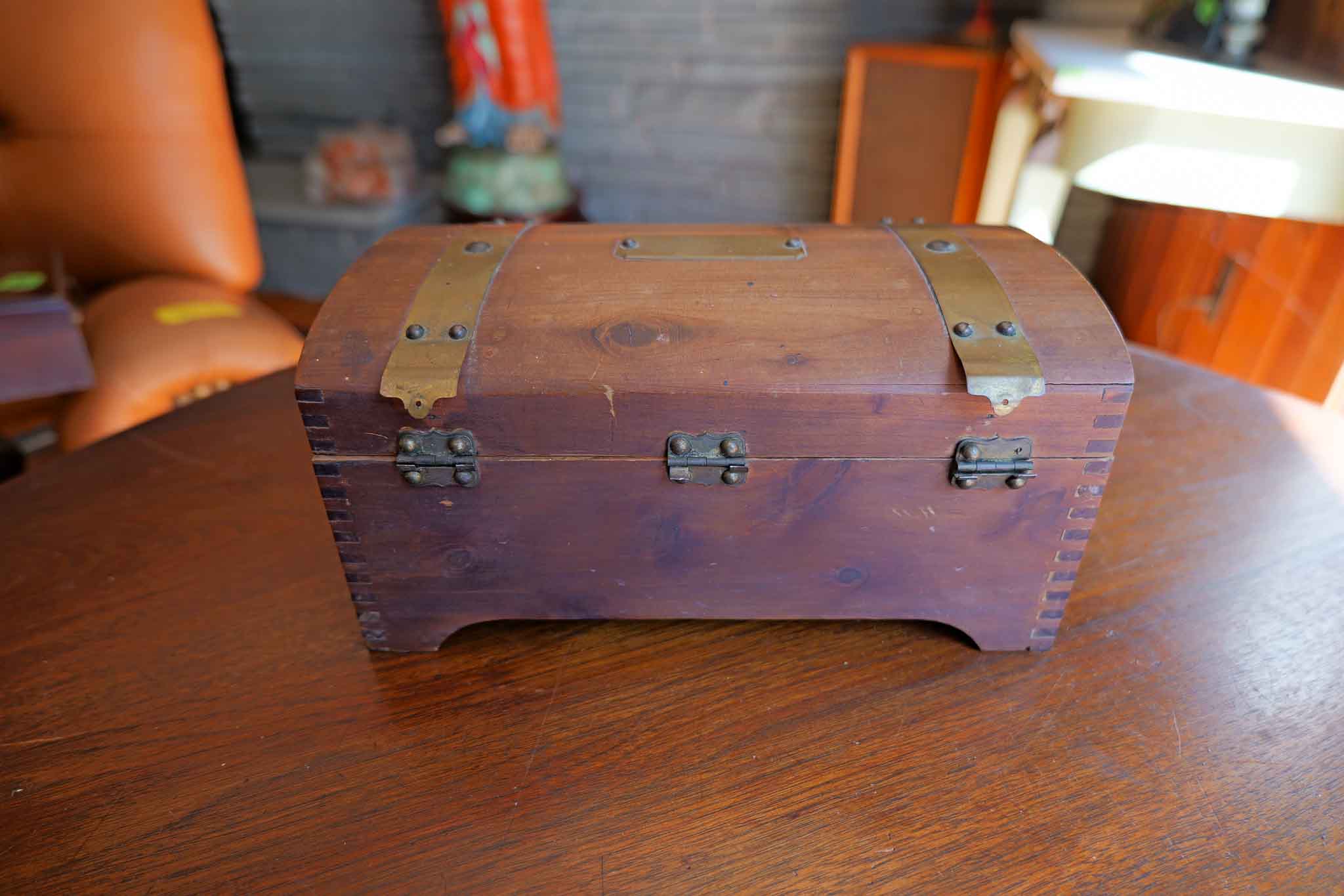 Vintage McGraw Cox Co. Wooden Treasure Chest Jewelry Box w/ Brass Hardware – 10.5” - Image 3
