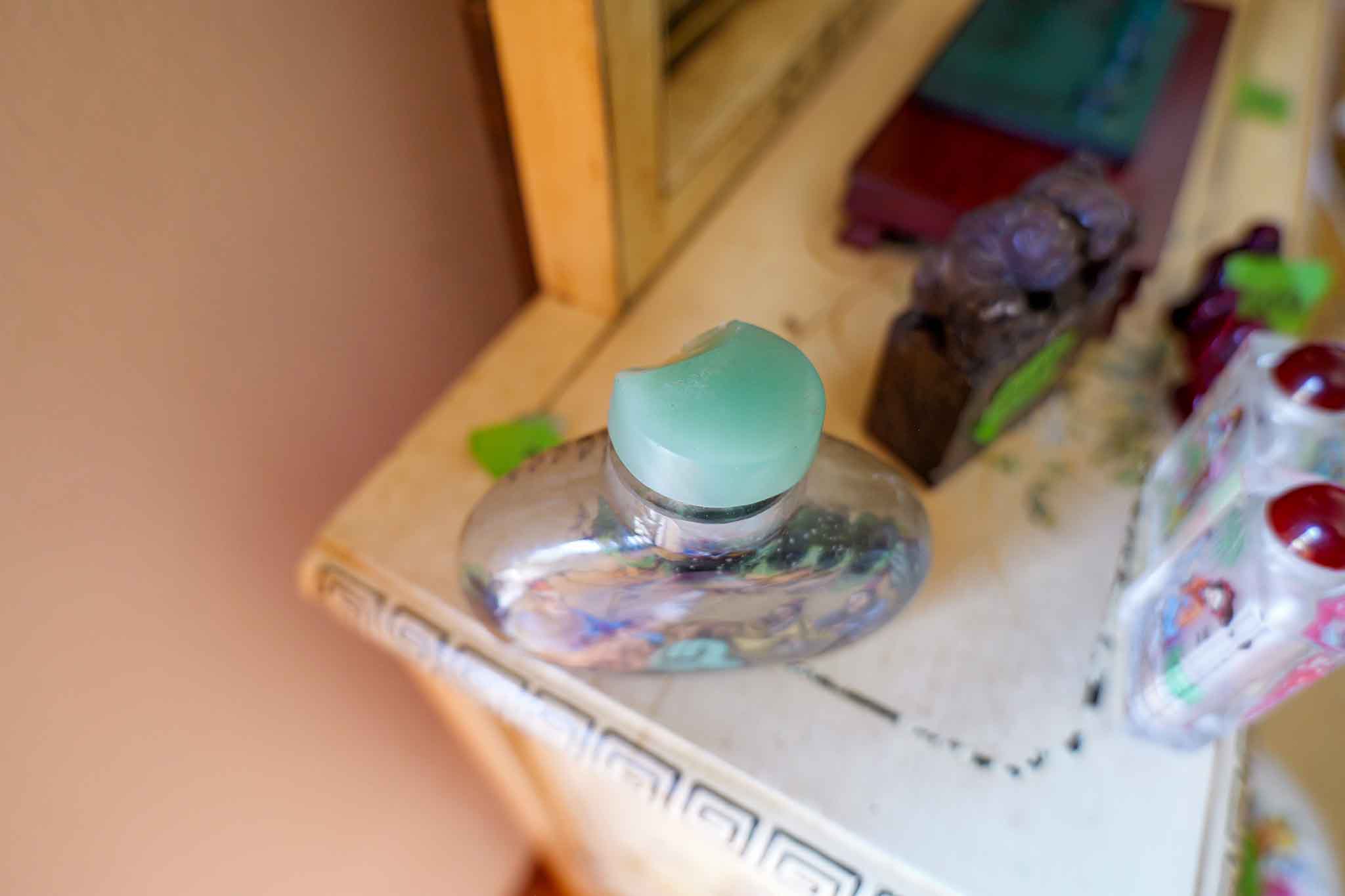 Chinese Reverse Painted Glass Snuff Bottle – Figural Scholar Scene with Calligraphy (4”) - Image 2